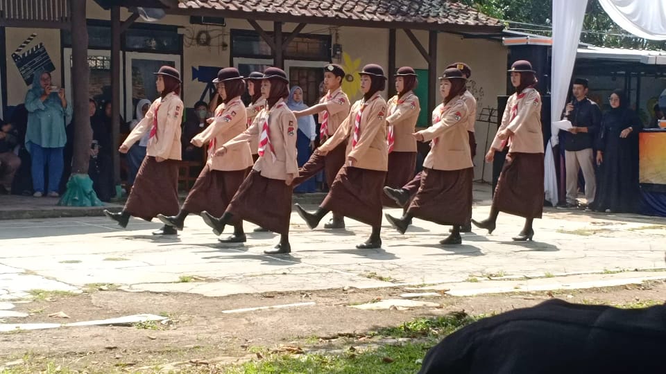 ekstrakurikuler SMAI, Ambang 123, SMAI Al-Mukhlis, seni dan budaya, pilihan ekstrakurikuler
